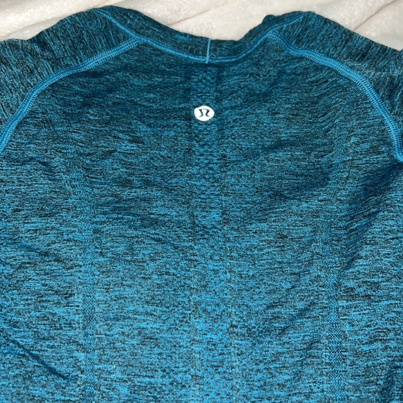 lululemon long sleeve - Picture 2 of 3